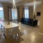 Hermoso Departamento Centrico Con Estacionamiento